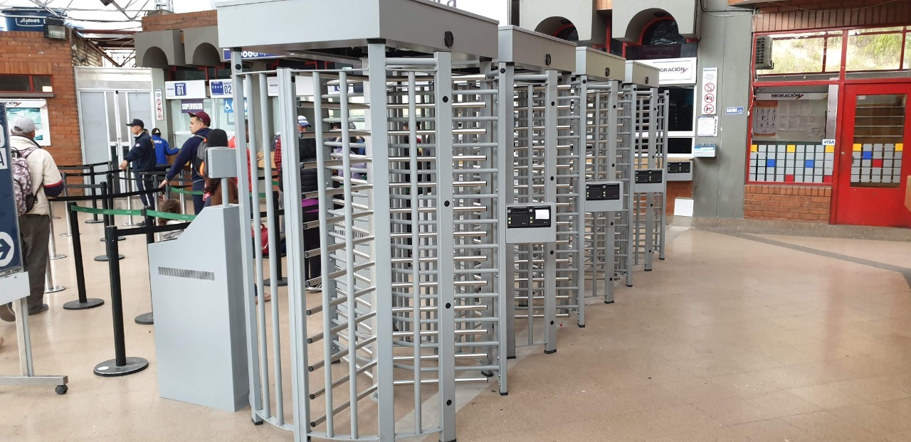 sistema de control de acceso migratorio frontera Rumichaca